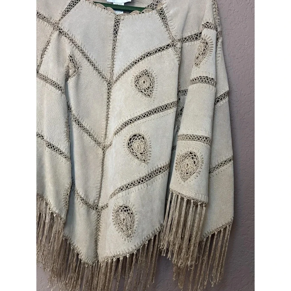VTG 90s Newport News Women NWT‎ Suede Leather Poncho Cape Jacket Crochet Fringe - Picture 7 of 14